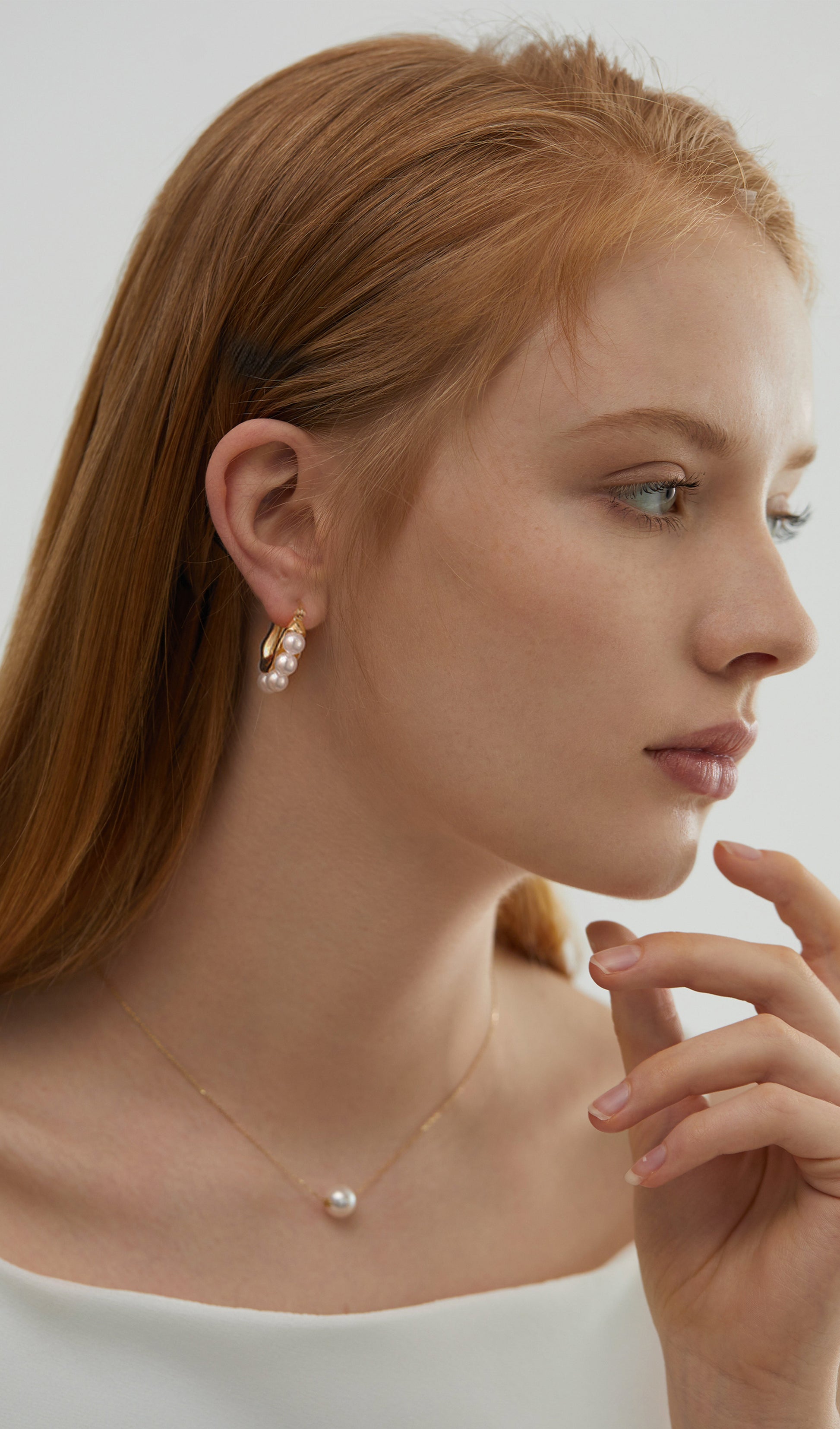 Vivienne - Pearl Hoop Earrings
