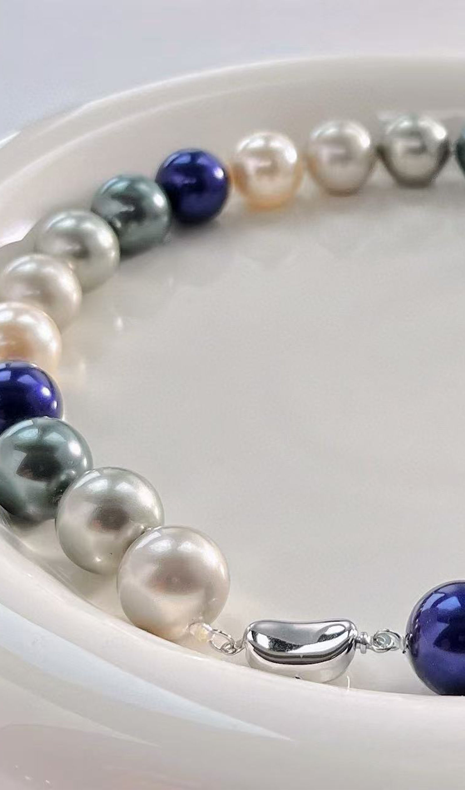 Léa - Pearl Clavicle Necklace