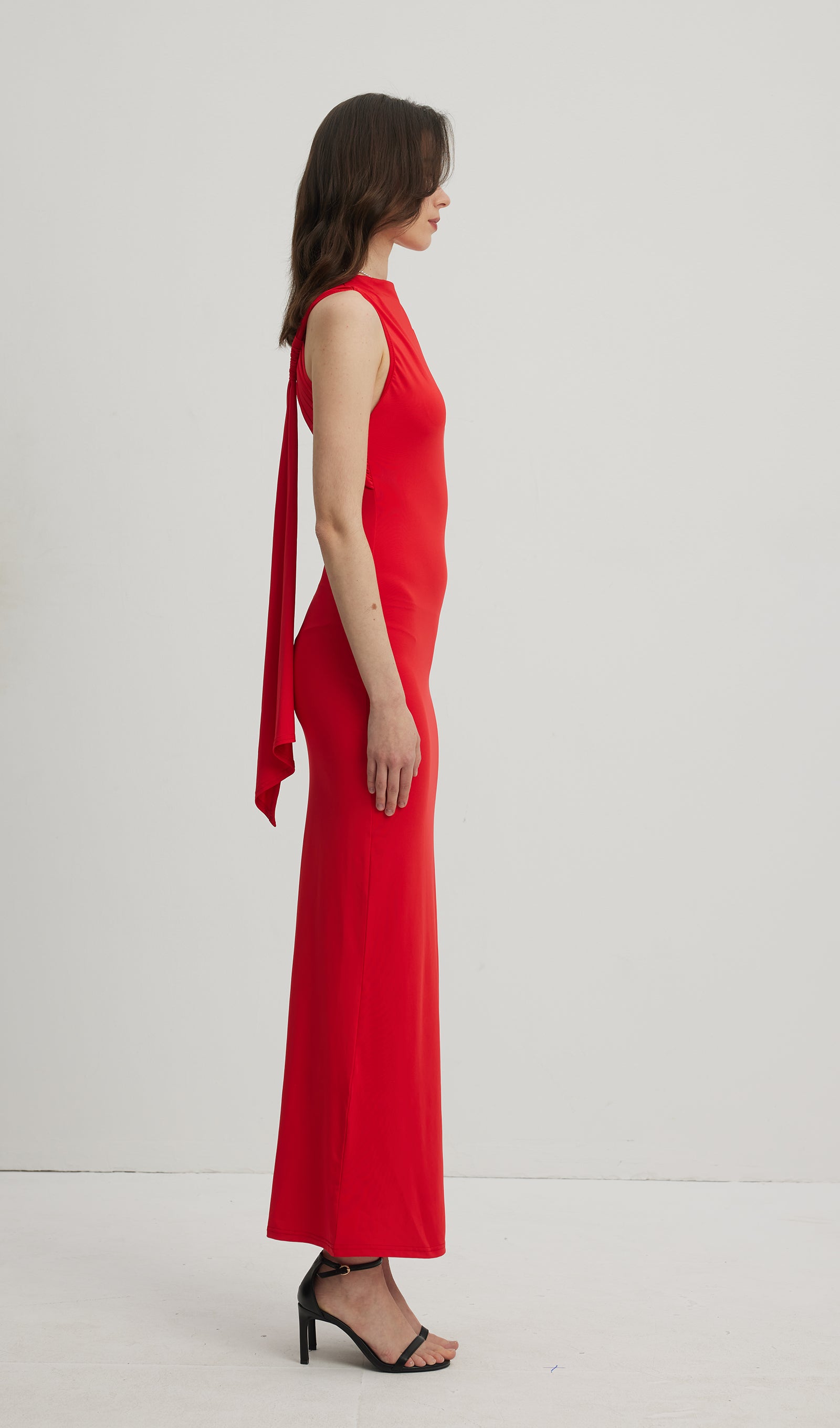 Léa - The Modern Red